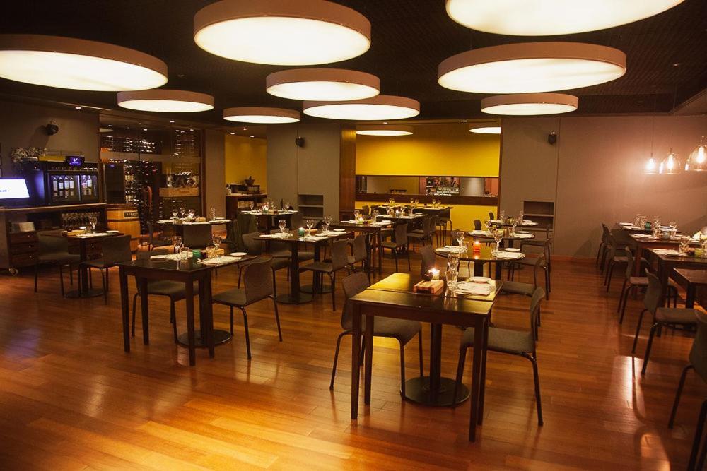 Austral Plaza Hotel Comodoro Rivadavia Exteriör bild