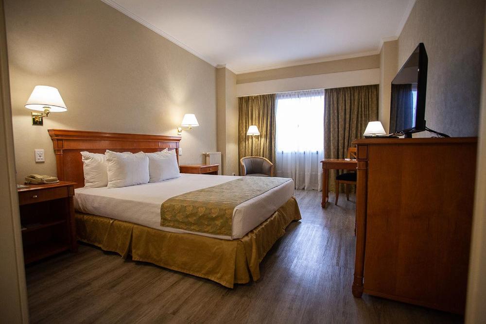 Austral Plaza Hotel Comodoro Rivadavia Exteriör bild